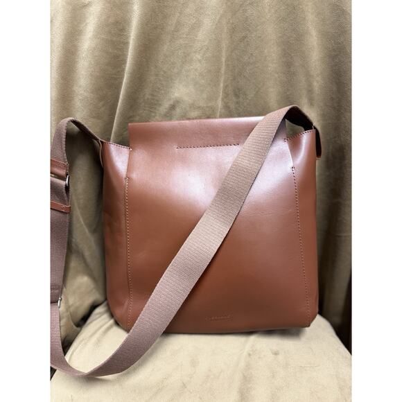 Everlane the Form Bag Crossbody Adjustable Tan - Picture 2 of 14